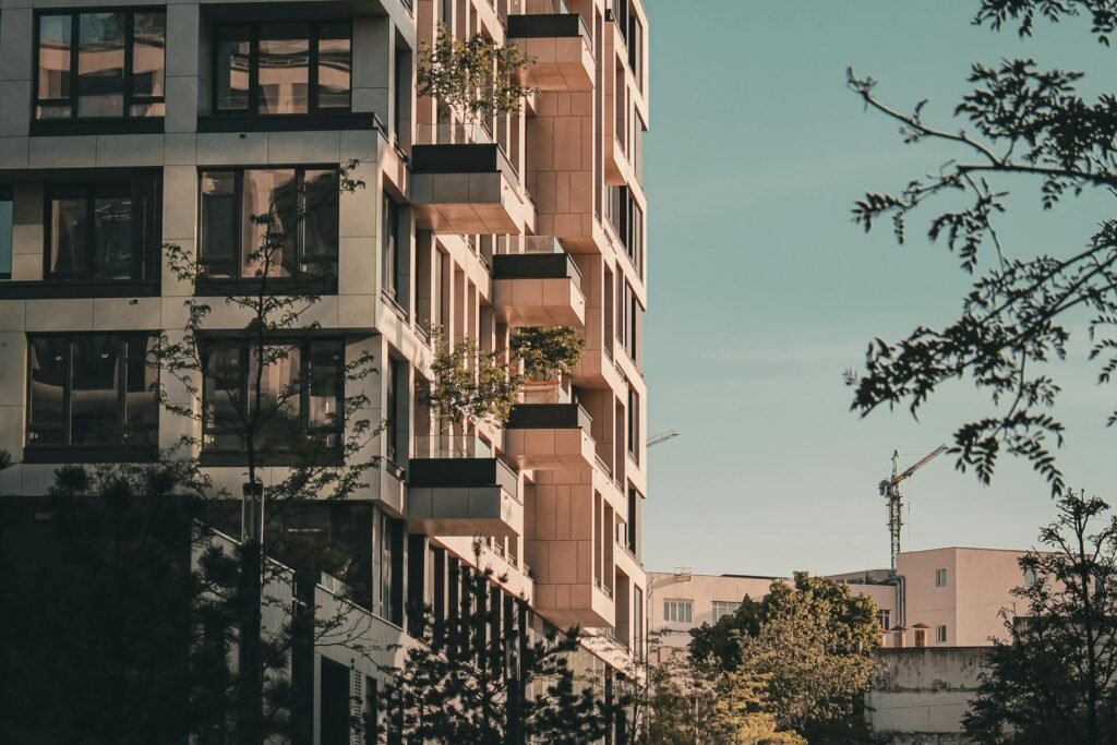 Edificio residencial moderno en Reducto Miraflores