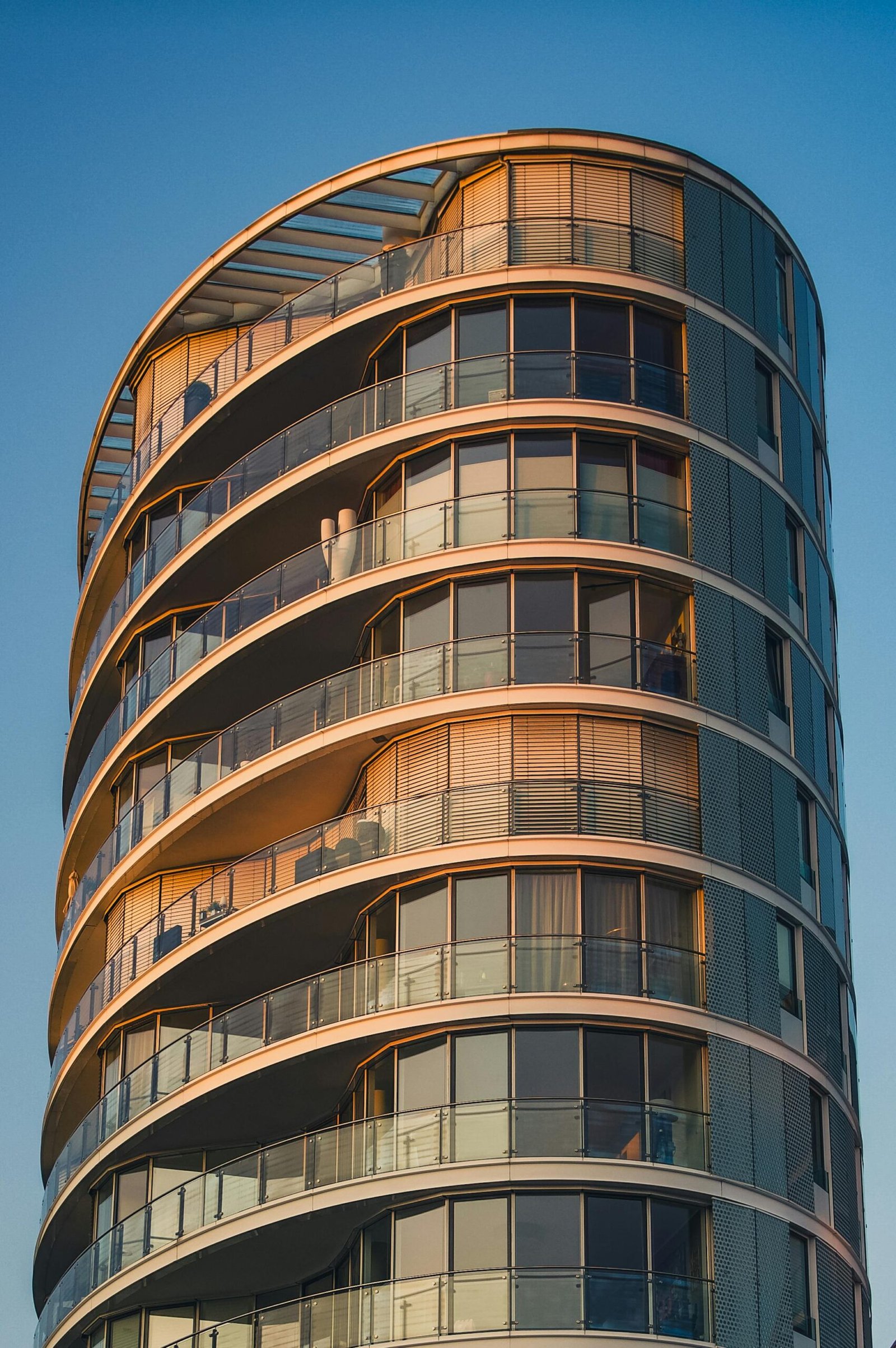 Milla de oro Pezet Choquehuanca San Isidro - arquitectura moderna fachada vidrio