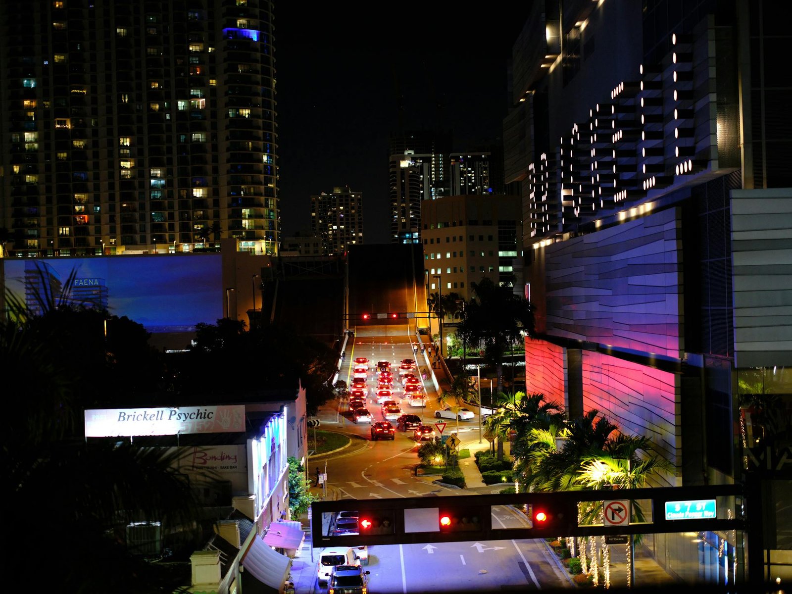 Comparativa de inversión inmobiliaria entre Lima Top y Miami Brickell