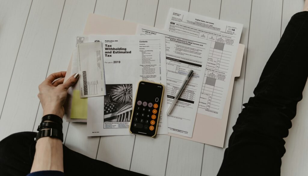 Documento financiero con análisis de cap rate y rentabilidad de inversión inmobiliaria de lujo en Lima