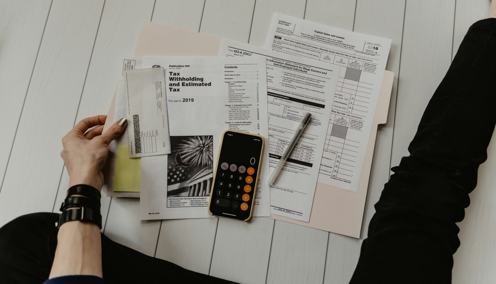 Documento financiero con análisis de cap rate y rentabilidad de inversión inmobiliaria de lujo en Lima